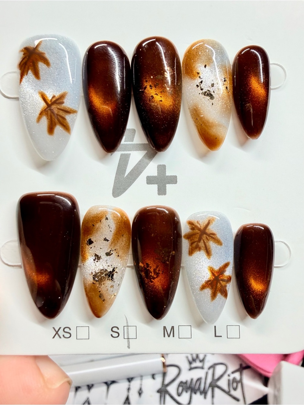 Brown & White Autumn Leaf Press-On Nail Set